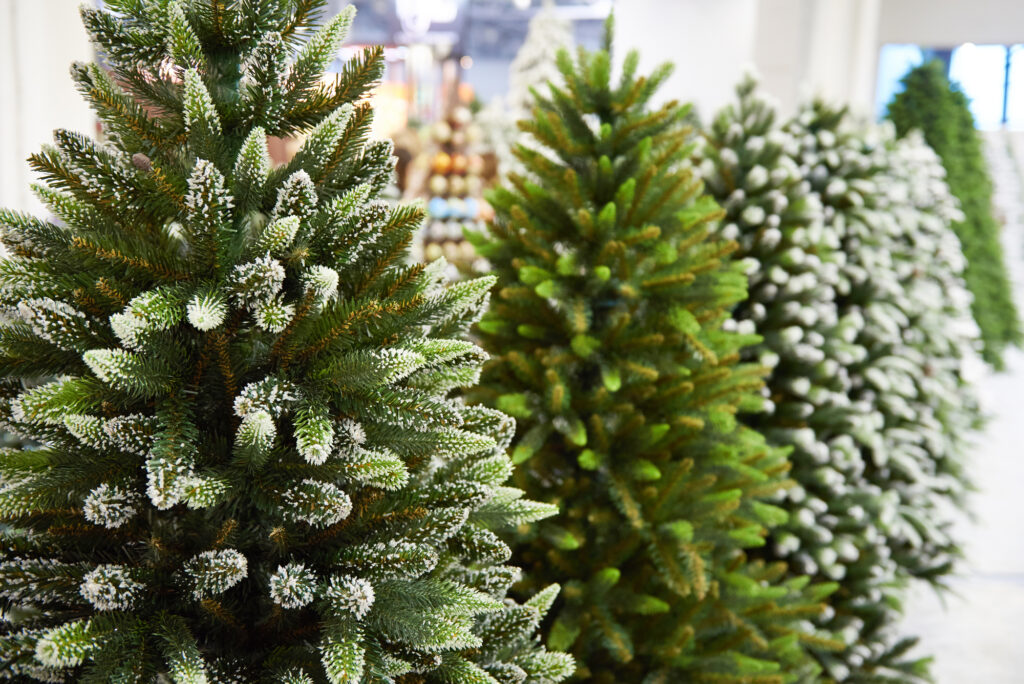 FairyTrees Sapin de Noël Artificiel 180cm NORDMANN, Arbre de Noël avec  Support en Bois, Sapin avec Tronc Vert